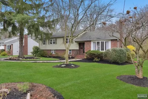 485 Piermont Rd, Cresskill, NJ 07626