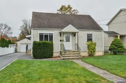 36 Alberta Dr, Saddle Brook, NJ 07663