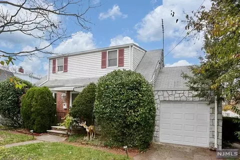 227 E Clinton Ave, Bergenfield, NJ 07621