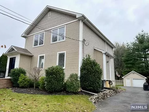 15 Jane St, Closter, NJ 07624