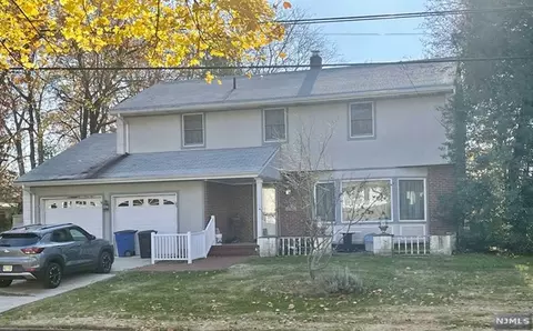 30 Buckingham Rd, Cresskill, NJ 07626