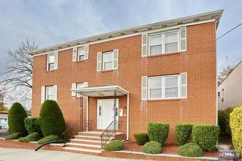41 W Church St #5, Bergenfield, NJ 07621