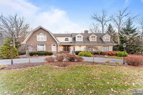 8 Ridge Rd, Saddle River, NJ 07458 photo 1