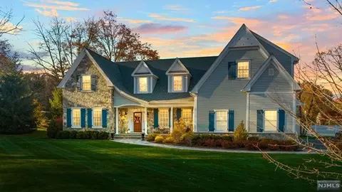 717 Mountain Ave, Wyckoff, NJ 07481