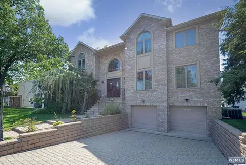5-24 1st St, Fair Lawn, NJ 07410