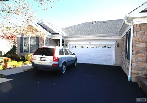 13 Talus Rd, Clifton, NJ 07013