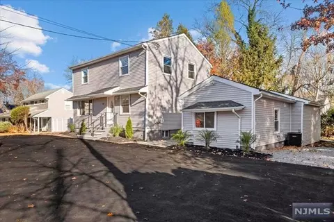 467 Pascack Rd, Township Of Washington, NJ 07676
