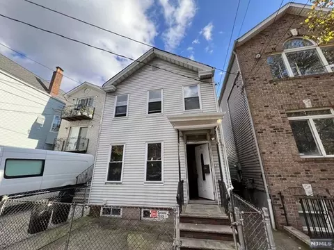 41 Ann St, Newark, NJ 07105
