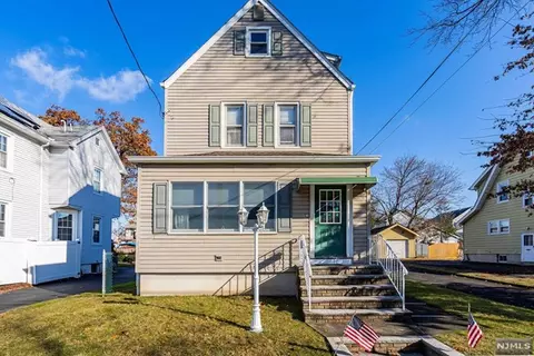 84 Terrace Ave, Rochelle Park, NJ 07662