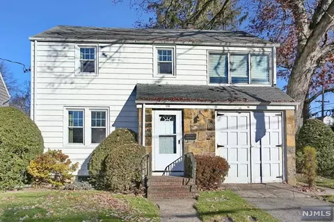 113 Dora Ave, Waldwick, NJ 07463