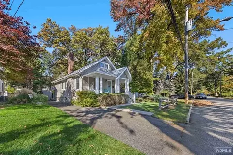 120 Grant St, Haworth, NJ 07641