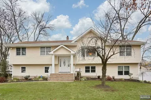 67 Juniper Ln, Paramus, NJ 07652