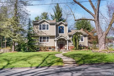 57 Rugen Dr, Harrington Park, NJ 07640
