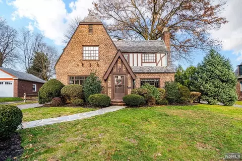 21 E Magnolia Ave, Maywood, NJ 07607