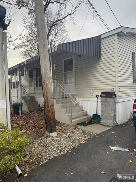 12 W 2nd St, Moonachie, NJ 07074