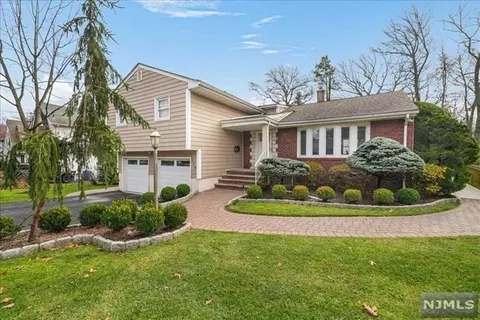 270 W Hudson Ave, Englewood, NJ 07631