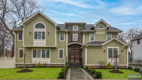 104 Forest St, Closter, NJ 07624