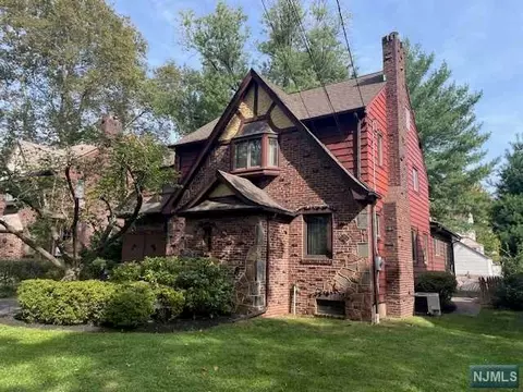 431 Claremont Ave, Teaneck, NJ 07666