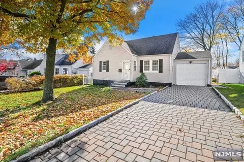 66 Westervelt Pl, Teaneck, NJ 07666
