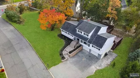 1 Bona Ct, Park Ridge, NJ 07656