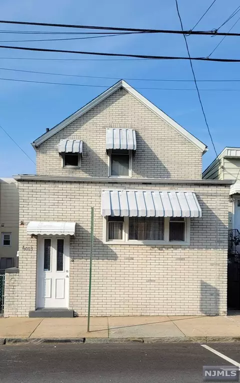 6003 Washington St, West New York, NJ 07093