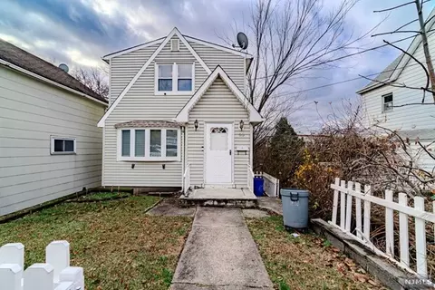 85 Orchard St, Garfield, NJ 07026