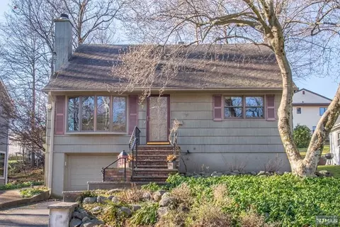 7 Pinecrest Ter, Wayne, NJ 07470 photo 1