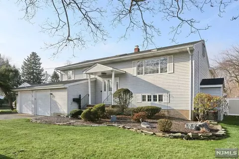 2 Stevens Dr, Dumont, NJ 07628