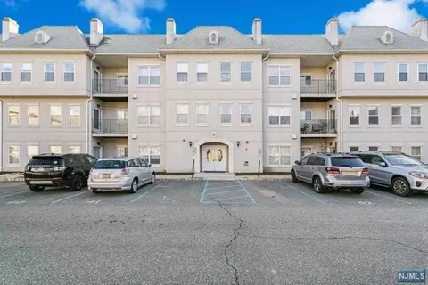 624 Brittany Dr, Wayne, NJ 07470