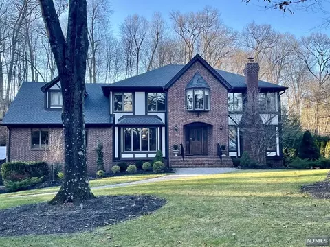 33 Ivy Pl, Wayne, NJ 07470