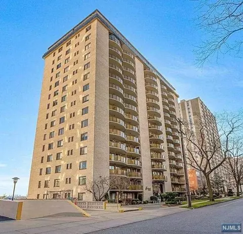 150 Overlook Ave #5E, Hackensack, NJ 07601