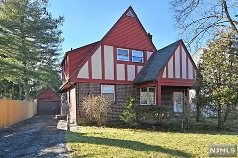 65 Washington Ave, Hillsdale, NJ 07642