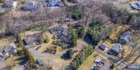 52 Colonial Rd, Wayne, NJ 07470
