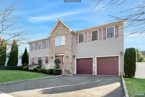 94 Spring Ave, Bergenfield, NJ 07621