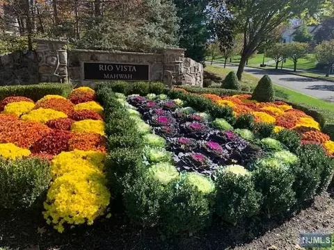 3203 Rio Vista Dr #3203, Mahwah, NJ 07430