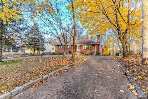800 Alps Rd, Wayne, NJ 07470 photo 1