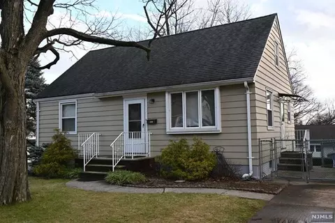 150 Burr Pl, Hasbrouck Heights, NJ 07604