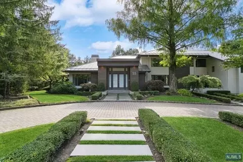 55 Trafalgar Rd, Tenafly, NJ 07670