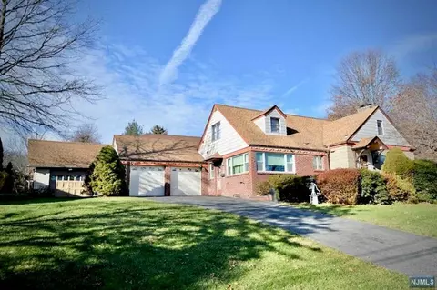 56 Grand Blvd, Emerson, NJ 07630