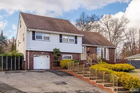 23 Viewpoint Rd, Wayne, NJ 07470 photo 1