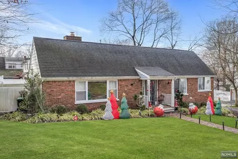 594 Cumberland Ave, Teaneck, NJ 07666