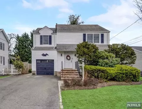 10 Carlton Ave, Ho Ho Kus, NJ 07423