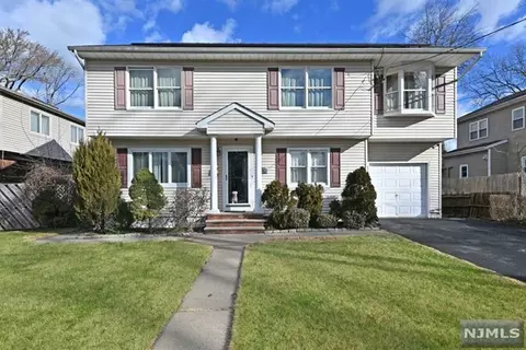216 Catalpa Ave, Hackensack, NJ 07601 photo 1