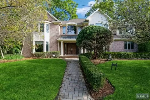 20 Glenwood Ct, Tenafly, NJ 07670