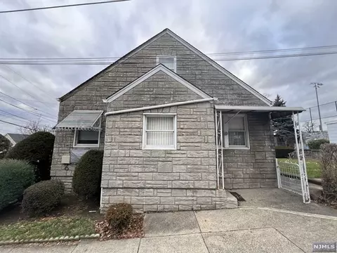 403 Kennedy Dr, Fairview, NJ 07022