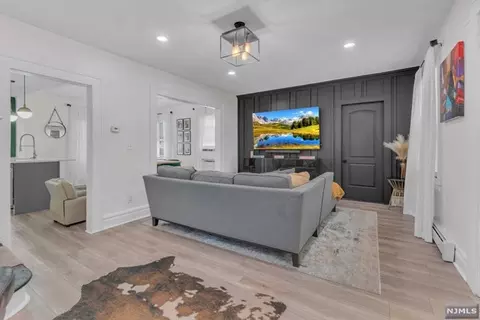 42-44 Richelieu Pl, Newark, NJ 07106