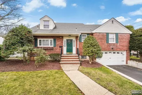 453 Grant Ave, Oradell, NJ 07649