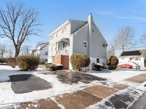 31 Carlson St, Little Ferry, NJ 07643