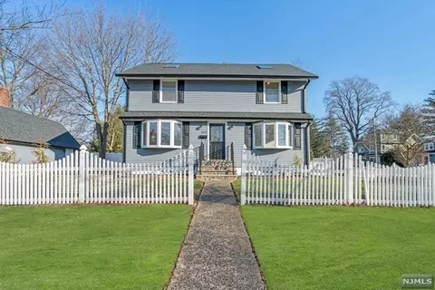 265 Eagle Ave, New Milford, NJ 07646