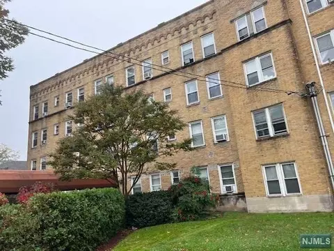 218 Broad Ave #3C, Leonia, NJ 07605